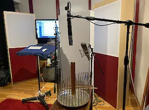 Waterphone samples were recorded at Soundpost Sendling, Munich.