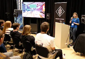 Mit Raum 15 und Raum 16 bieten wir wieder zwei exzellent ausgestattete 3D-Audio-Hörräume an.