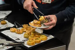 Fingerfood und Getränke rundeten die Eröffnungsfeier ab