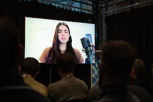 Natalia Quintanilla Cabrera von der University of Washington gewinnt in der Kategorie 1, Zeitgenössische Musik / Computermusik.